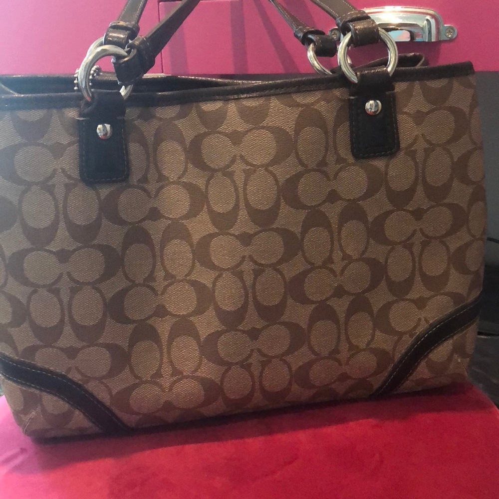 Authentic Coach Signature Purse - Picture 3 of 8